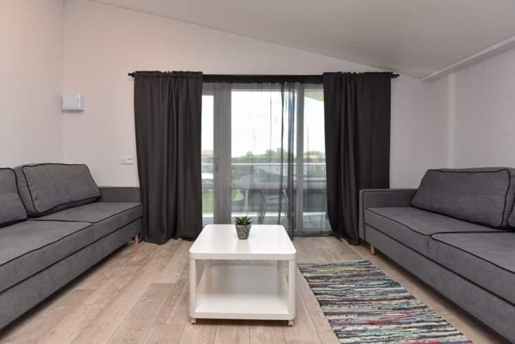 Vyturiai - Nauju Apartamentu Nuoma Sventojoje Sventoji Exterior photo